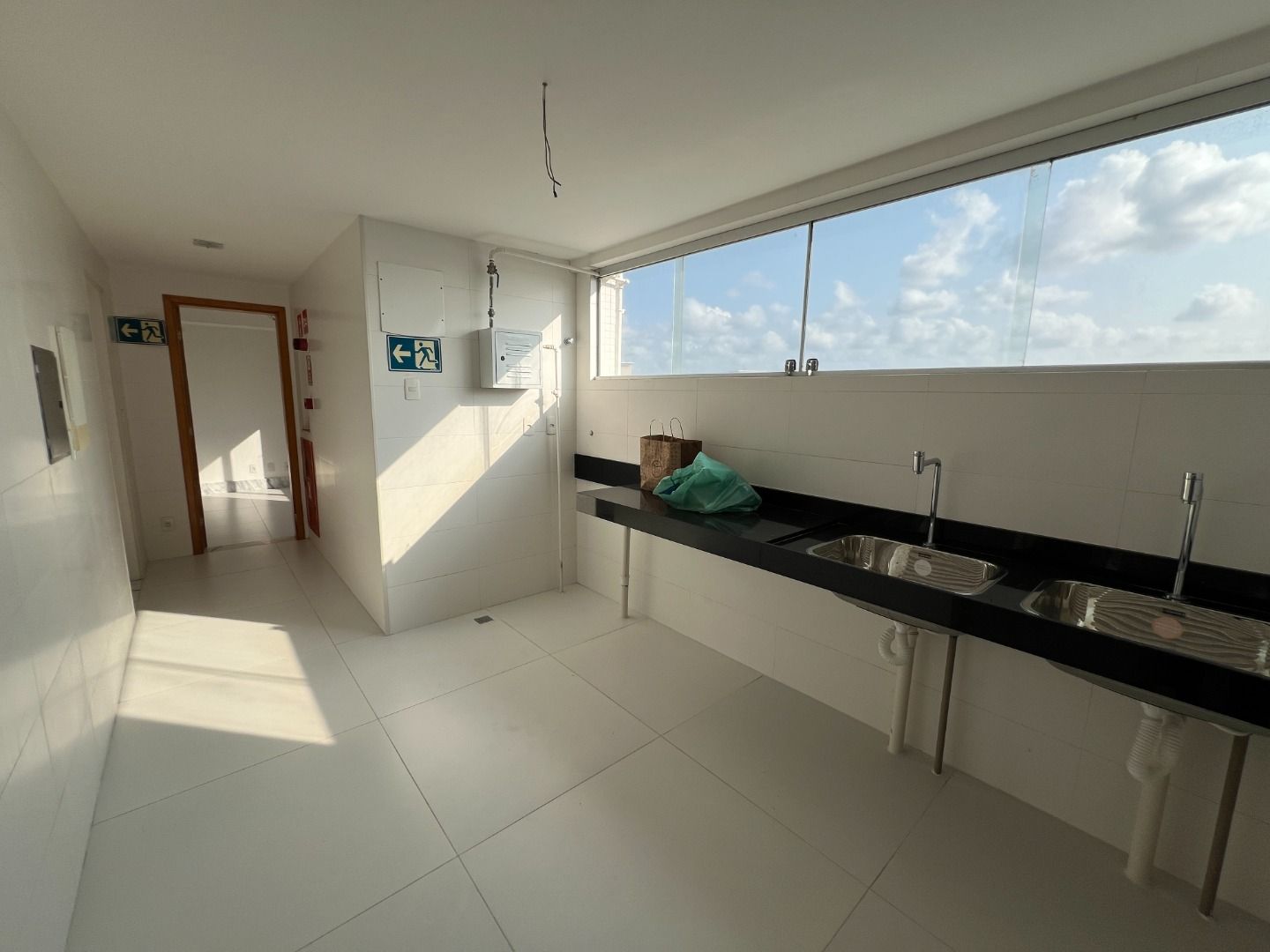 Apartamento à venda com 4 quartos, 335m² - Foto 4