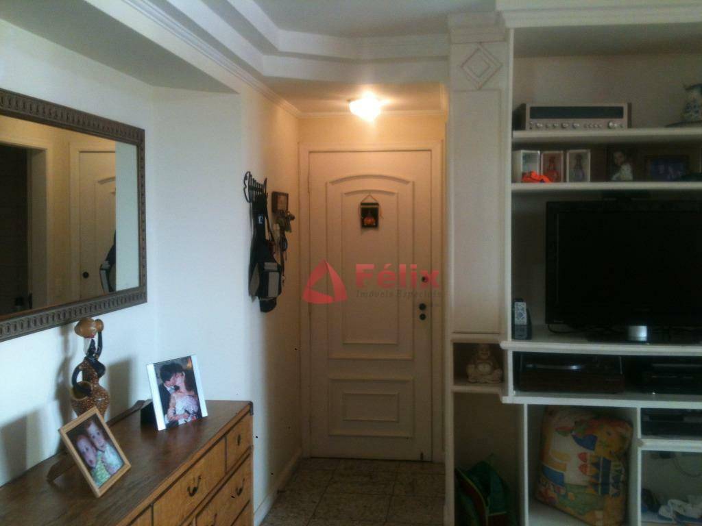 Apartamento à venda com 3 quartos, 153m² - Foto 19