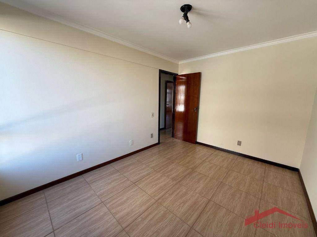 Apartamento para alugar com 3 quartos, 122m² - Foto 17