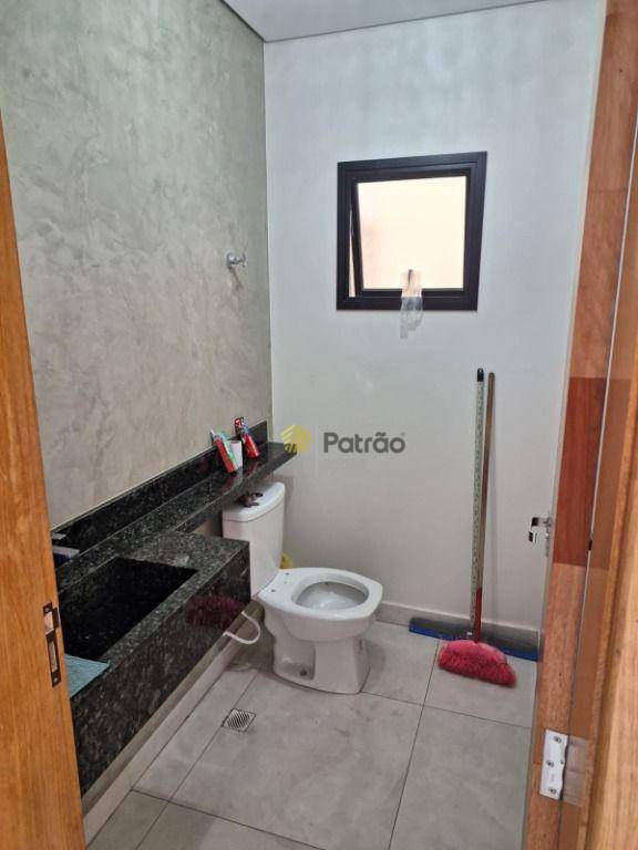 Sobrado à venda com 3 quartos, 201m² - Foto 2