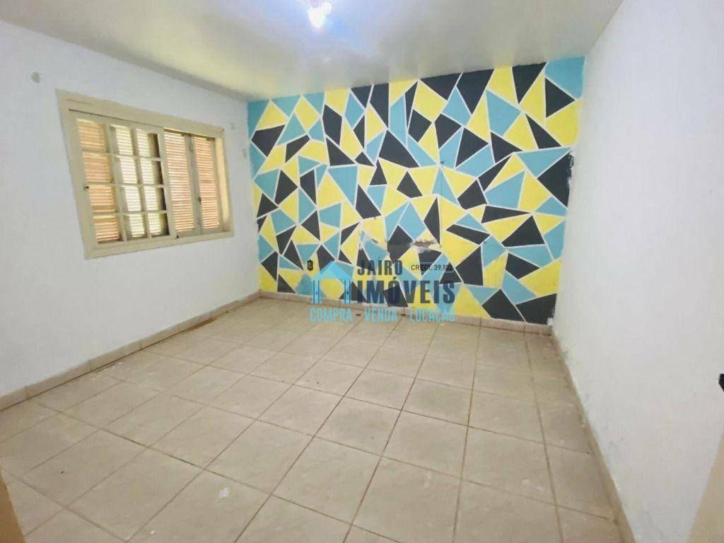 Casa à venda com 3 quartos, 168m² - Foto 4