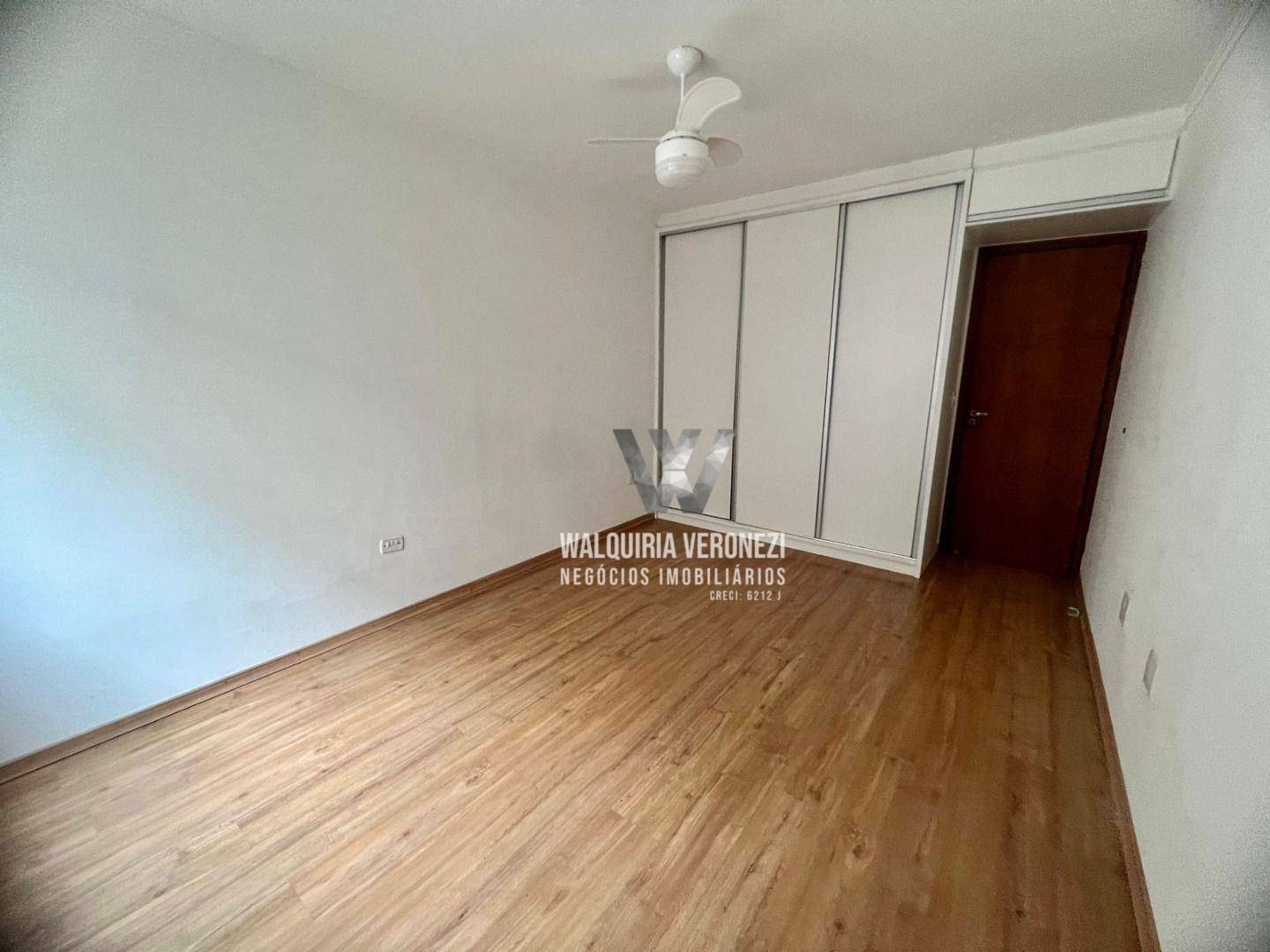 Apartamento à venda com 2 quartos, 70m² - Foto 11