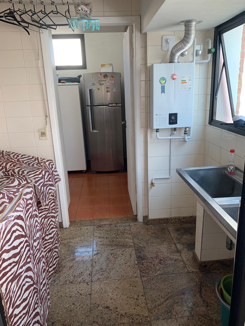 Apartamento à venda com 3 quartos, 182m² - Foto 11