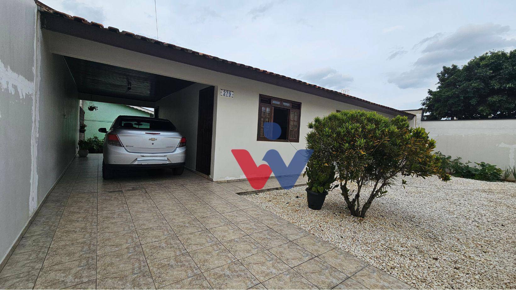 Casa à venda com 3 quartos, 100m² - Foto 1