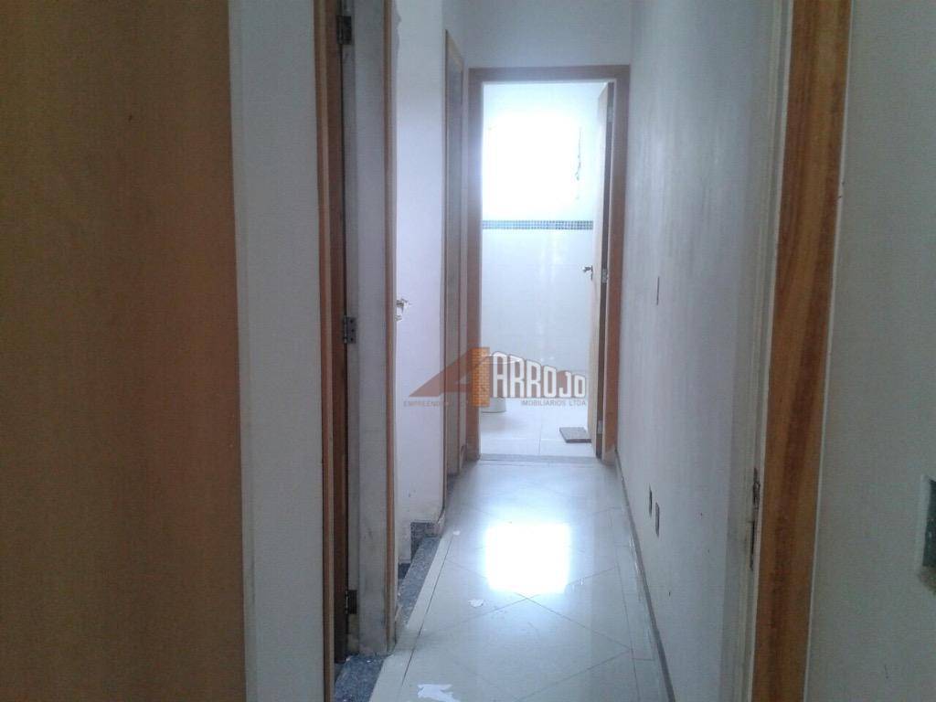 Sobrado à venda com 3 quartos, 170m² - Foto 2