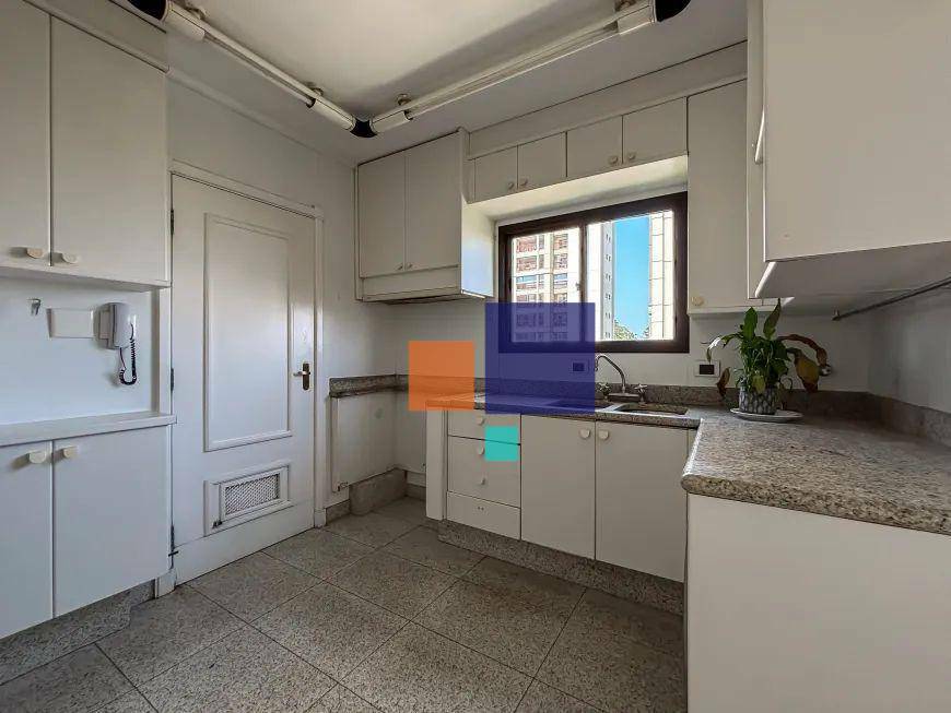 Apartamento para alugar com 3 quartos, 234m² - Foto 17