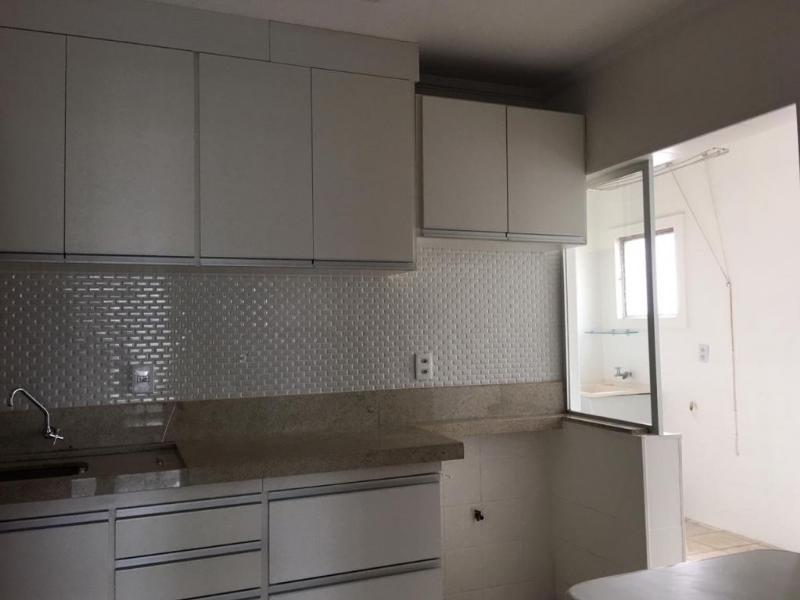 Apartamento à venda com 3 quartos, 105m² - Foto 1