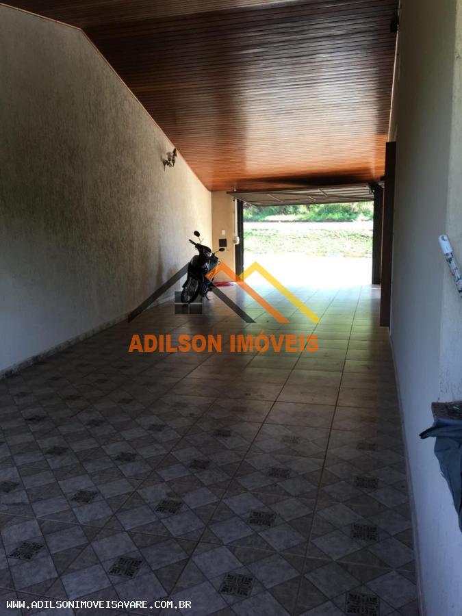 Casa à venda com 3 quartos, 260m² - Foto 2