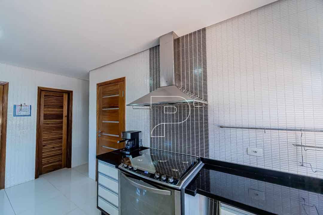 Casa à venda com 6 quartos, 420m² - Foto 12