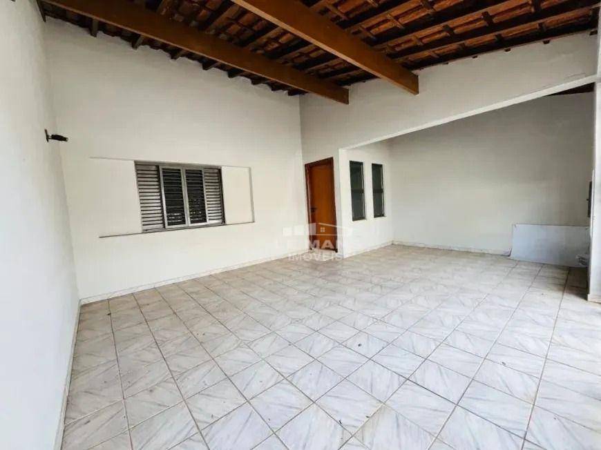 Casa à venda com 2 quartos, 74m² - Foto 2