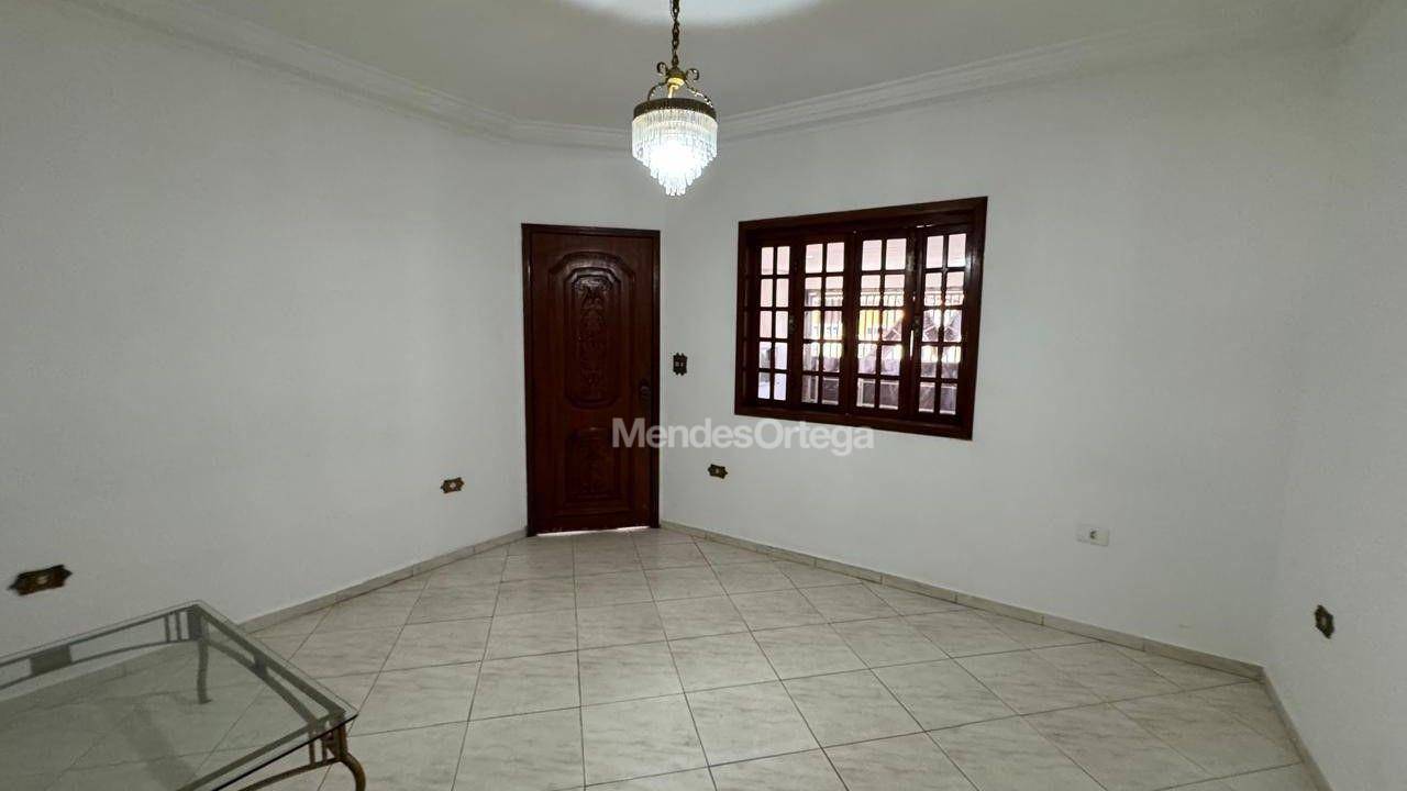 Casa, 3 quartos, 178 m² - Foto 2