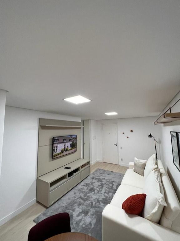 Apartamento à venda com 1 quarto, 50m² - Foto 2