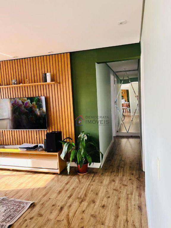 Apartamento à venda com 3 quartos, 128m² - Foto 2