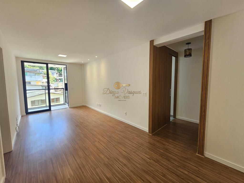 Apartamento à venda com 3 quartos, 90m² - Foto 2