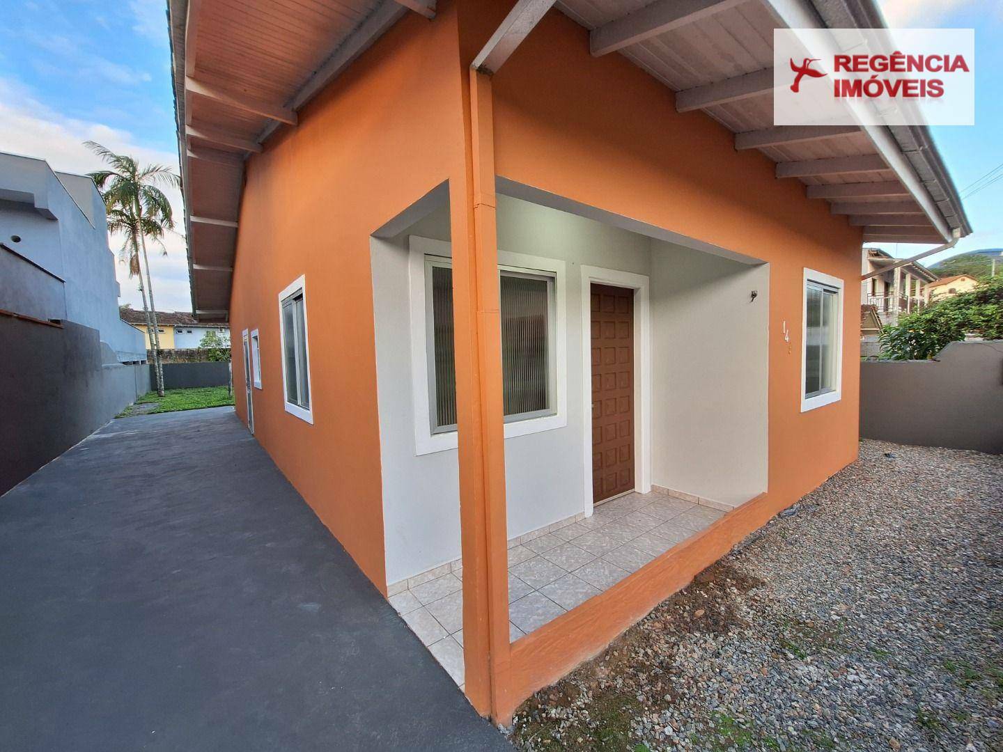 Casa à venda com 3 quartos, 100m² - Foto 2