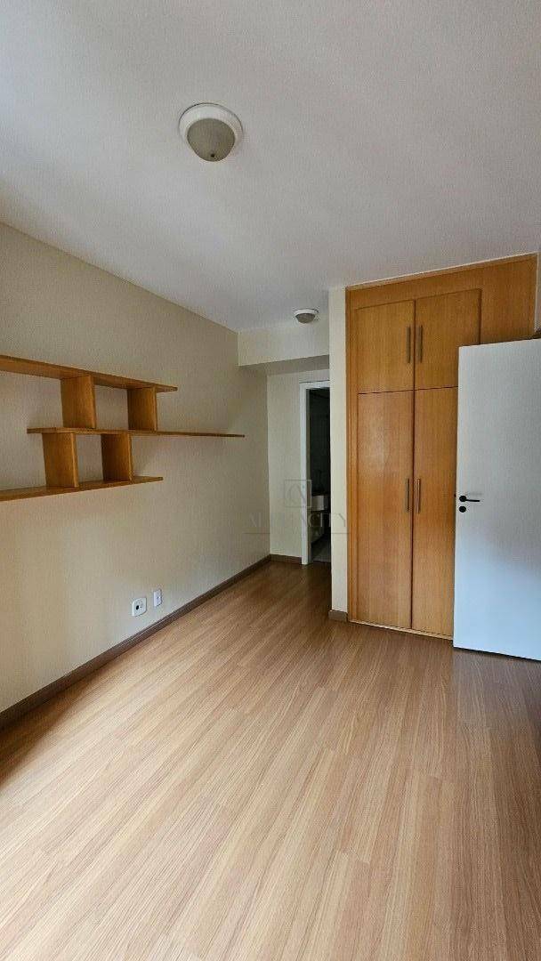 Apartamento para alugar com 3 quartos, 80m² - Foto 3