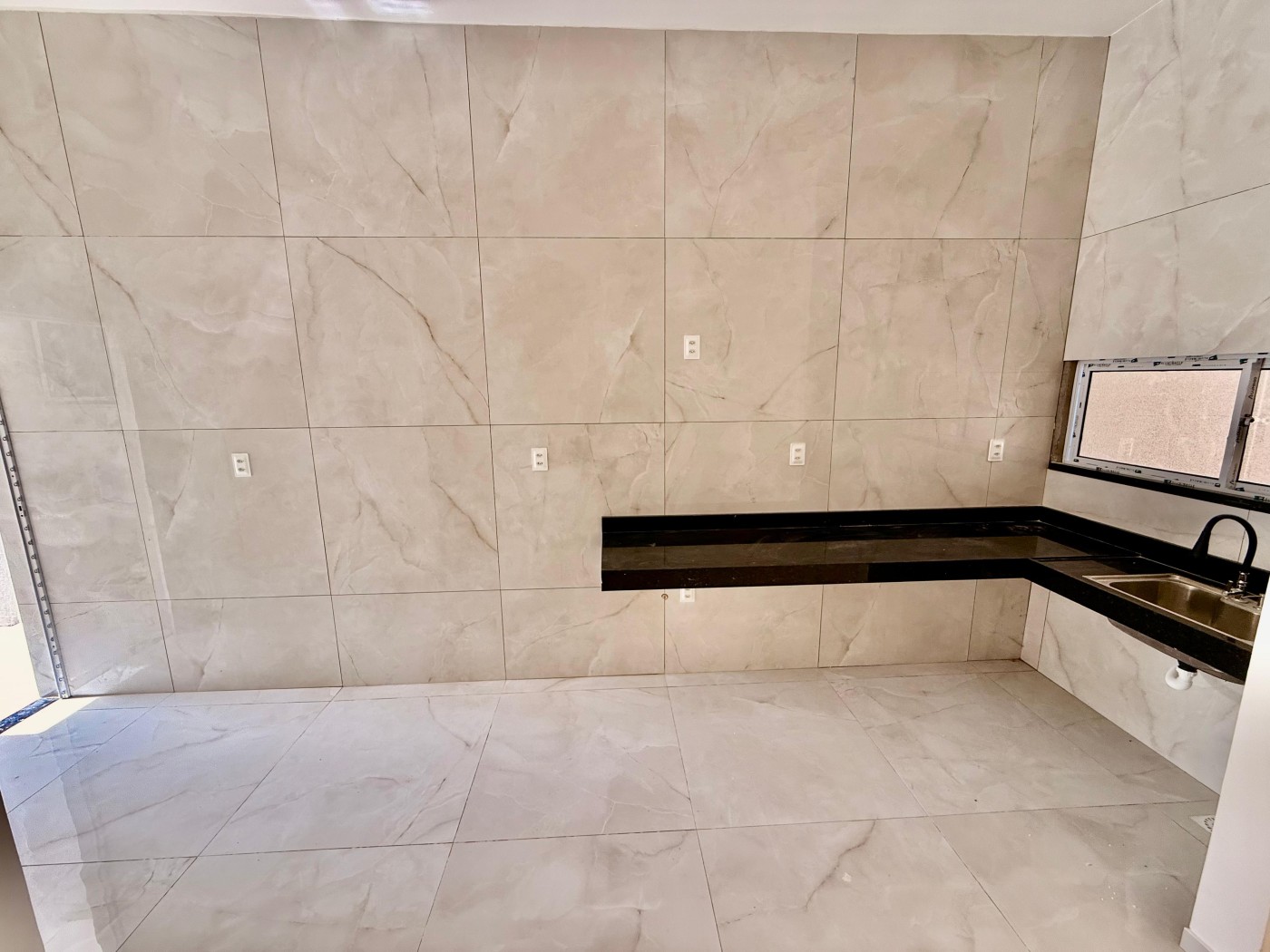 Casa à venda com 3 quartos, 180m² - Foto 11