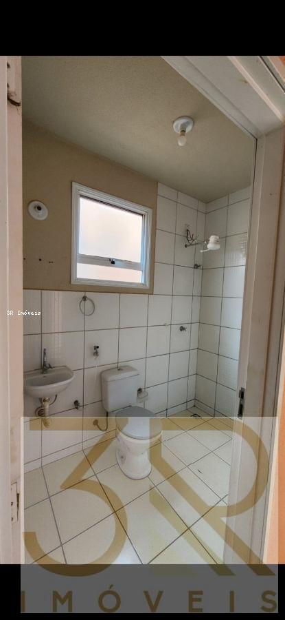 Casa à venda com 2 quartos, 160m² - Foto 2