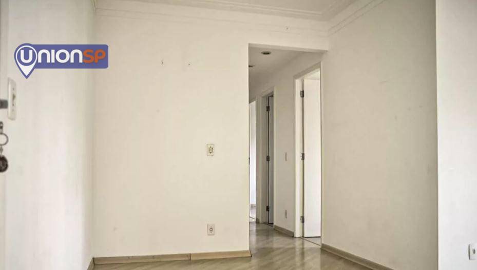 Apartamento à venda com 3 quartos, 80m² - Foto 2