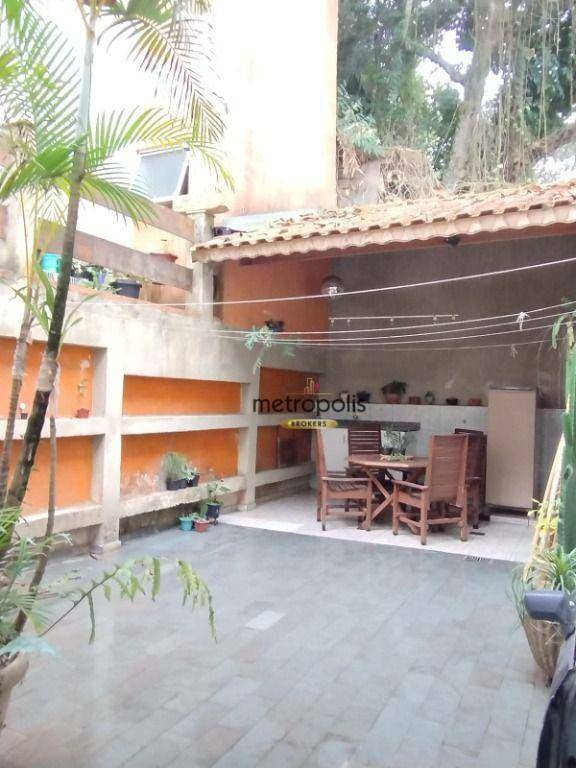 Sobrado à venda com 5 quartos, 246m² - Foto 1