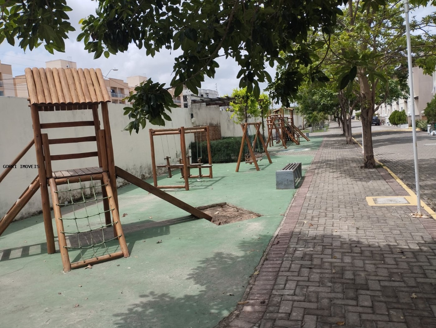 Casa à venda com 2 quartos, 60m² - Foto 47