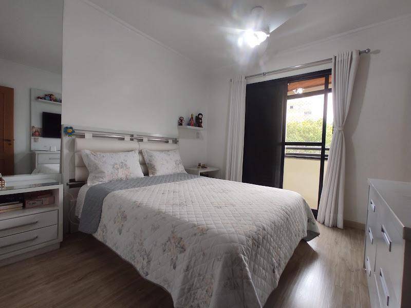 Apartamento à venda com 3 quartos, 100m² - Foto 32