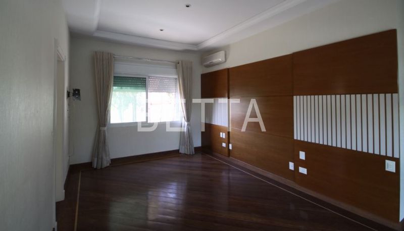 Casa à venda com 4 quartos, 600m² - Foto 4