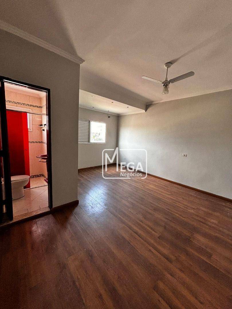 Casa à venda com 3 quartos, 248m² - Foto 4