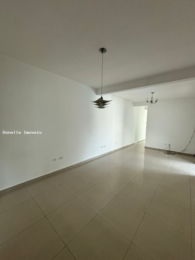 Sobrado para alugar com 3 quartos, 200m² - Foto 13