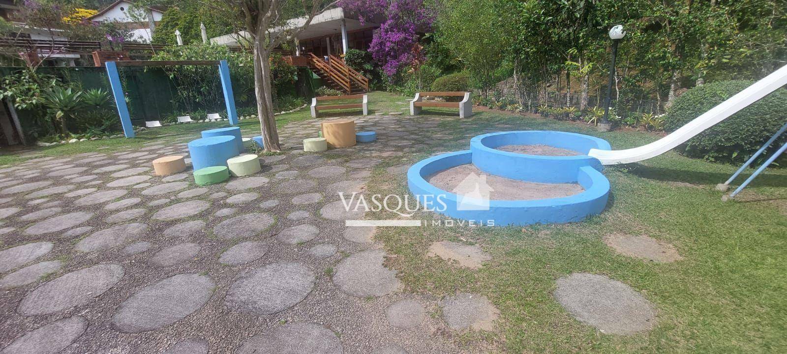 Casa de Condomínio para alugar com 4 quartos, 330m² - Foto 18
