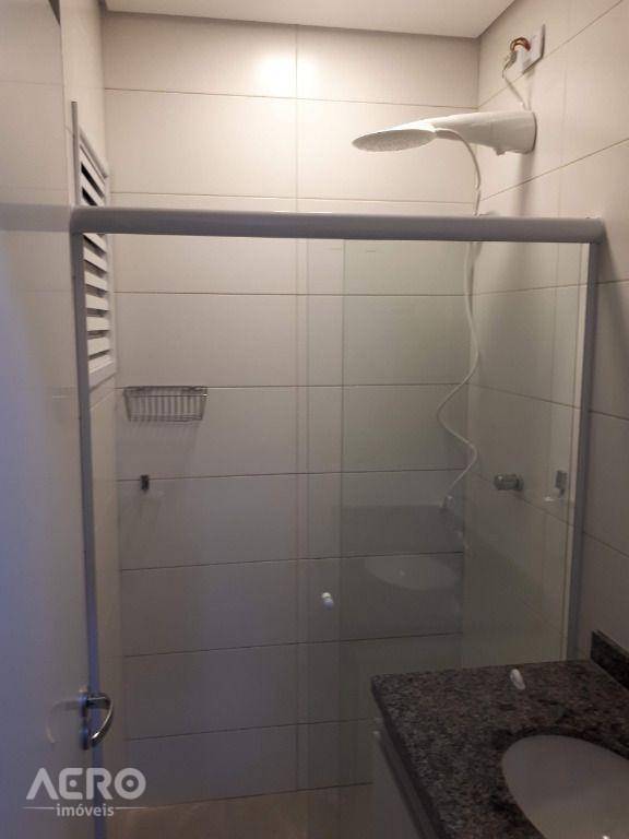 Apartamento para alugar com 3 quartos, 98m² - Foto 17