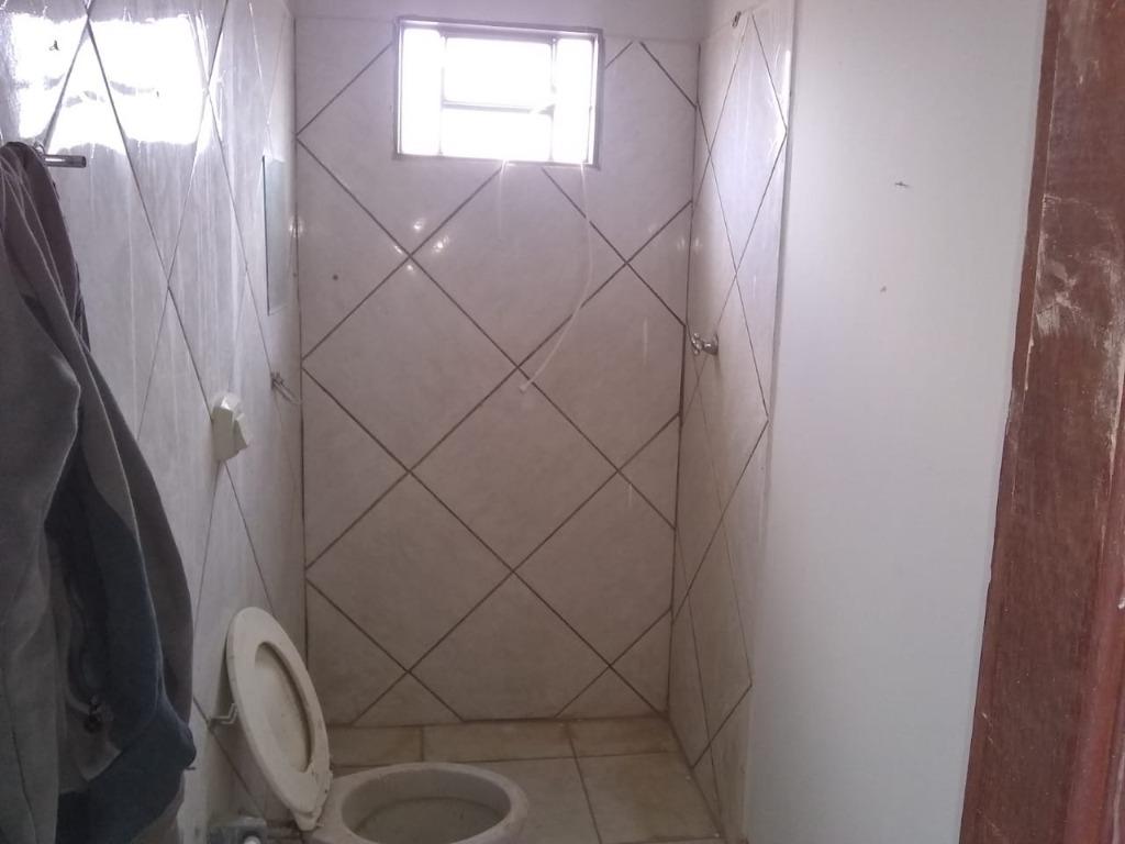 Casa à venda com 2 quartos, 200m² - Foto 3