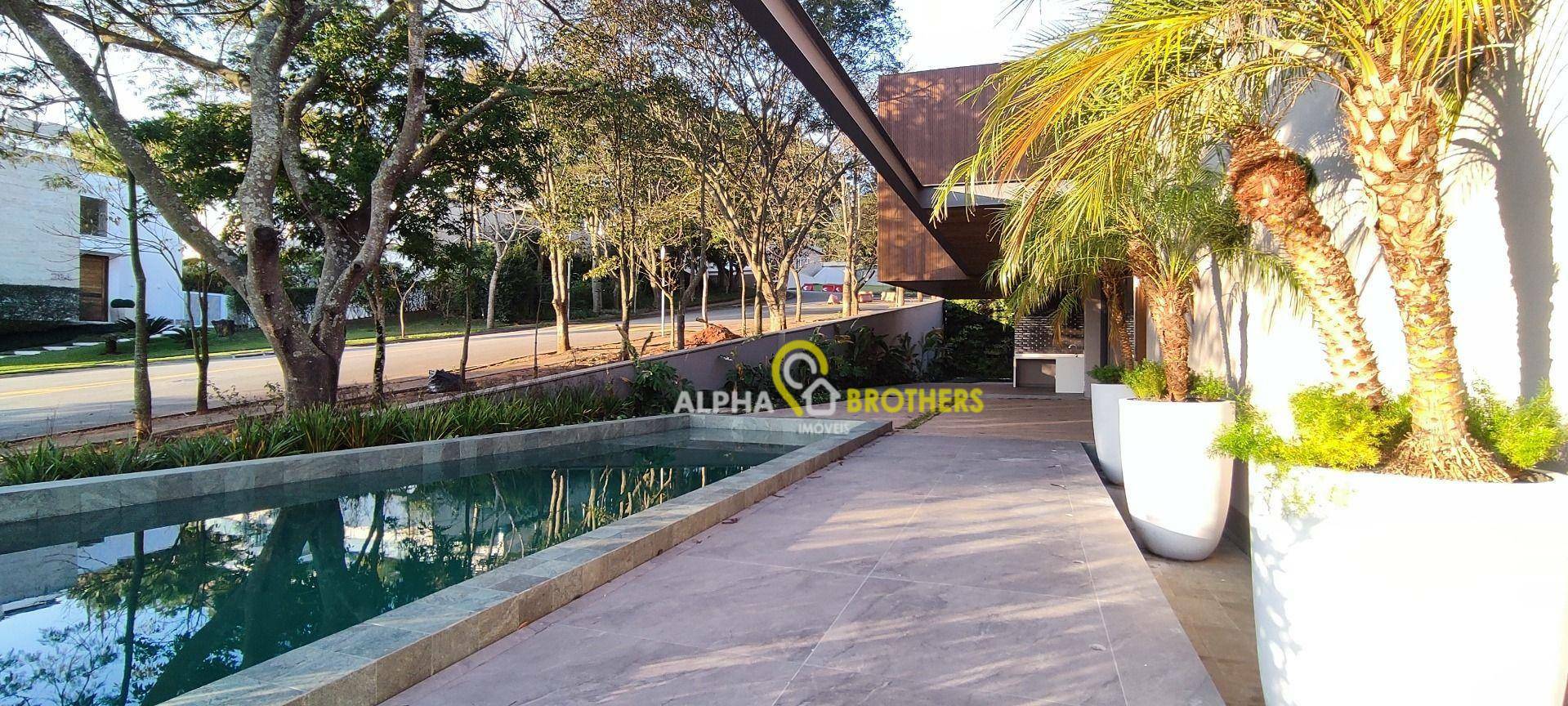 Casa de Condomínio à venda com 5 quartos, 537m² - Foto 2