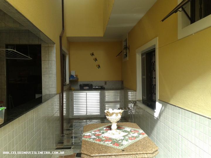 Casa à venda com 4 quartos, 300m² - Foto 27