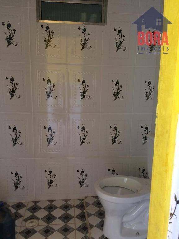 Casa à venda e aluguel com 2 quartos, 130m² - Foto 13