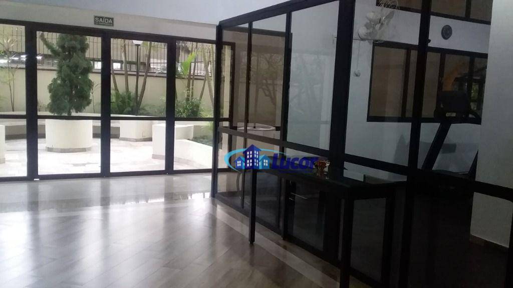 Apartamento para alugar com 3 quartos, 150m² - Foto 19