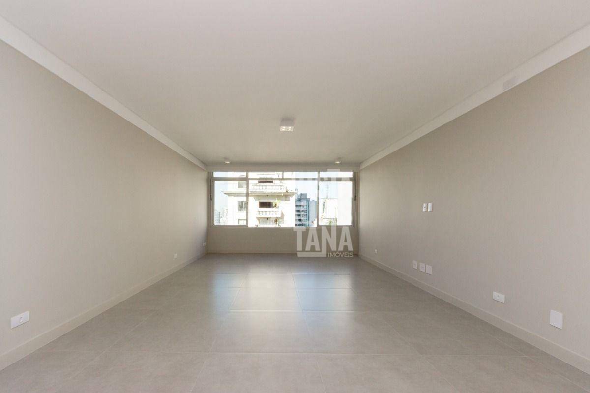 Apartamento à venda com 4 quartos, 212m² - Foto 1