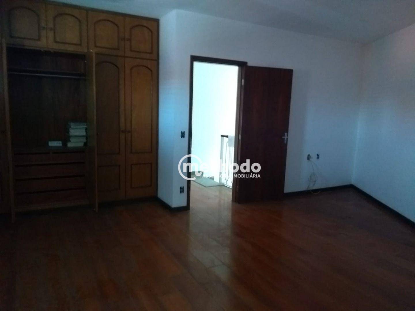 Casa à venda com 3 quartos, 300m² - Foto 18