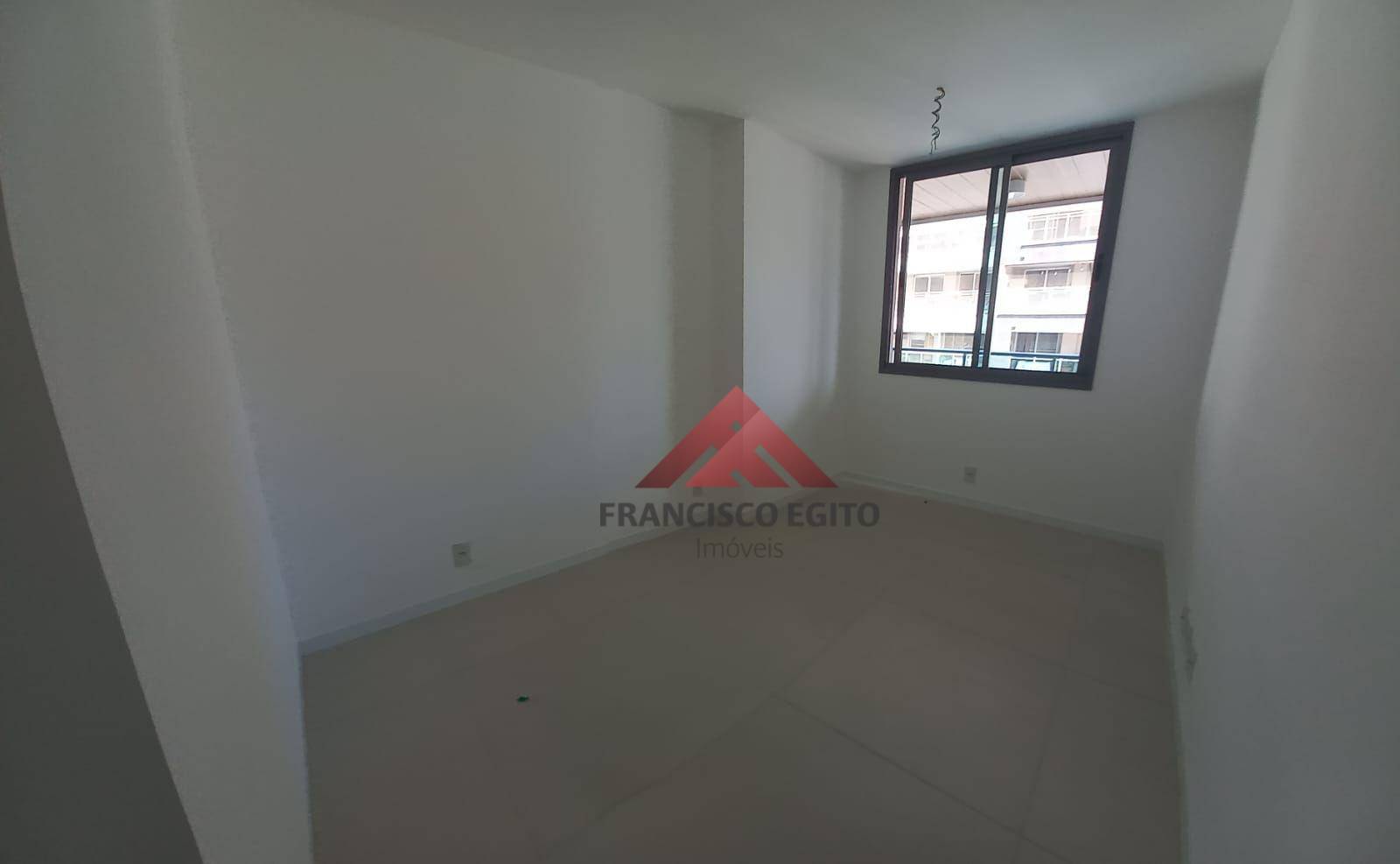Apartamento à venda com 3 quartos, 107m² - Foto 8