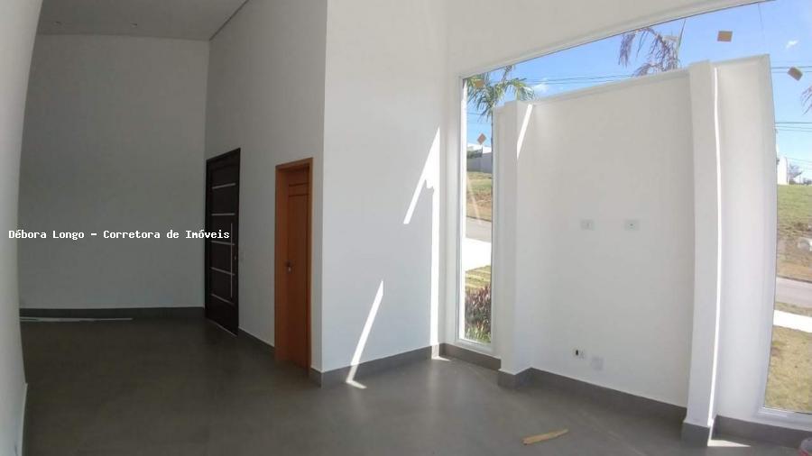 Casa de Condomínio à venda com 4 quartos, 305m² - Foto 4