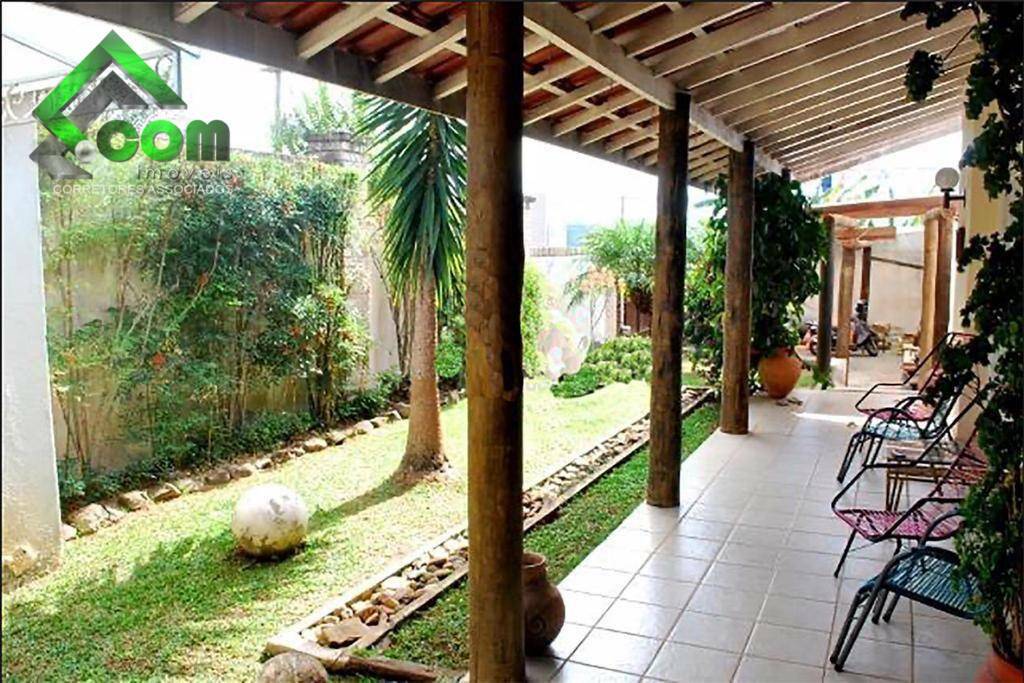 Casa à venda com 3 quartos, 186m² - Foto 2