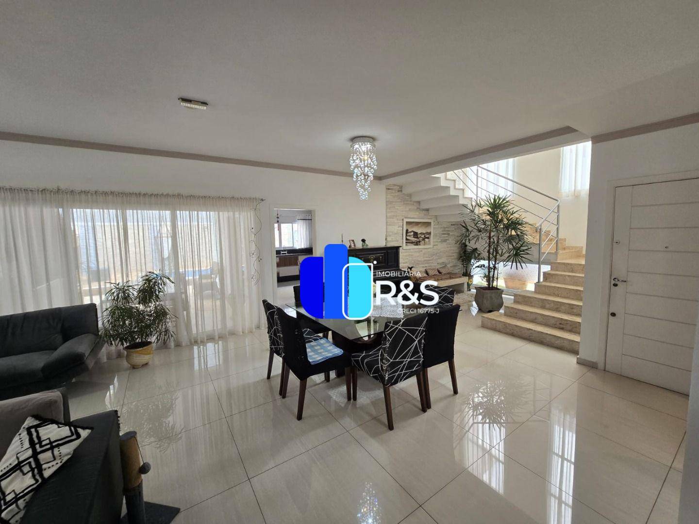 Casa de Condomínio à venda com 4 quartos, 430m² - Foto 2