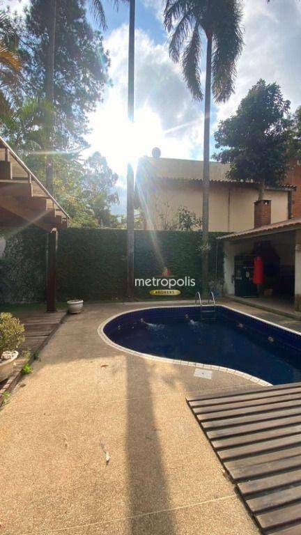 Sobrado à venda com 3 quartos, 258m² - Foto 1