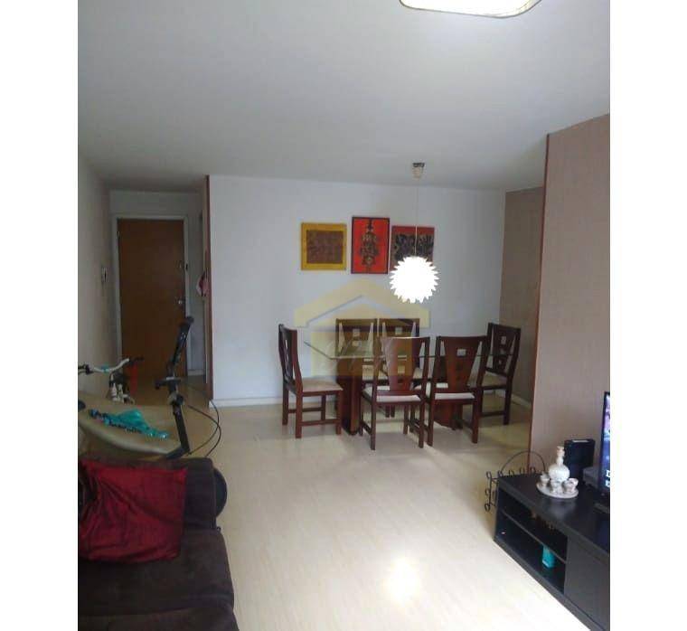 Apartamento à venda com 3 quartos, 78m² - Foto 2