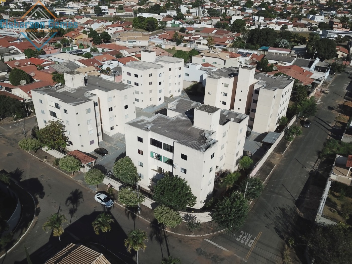 Apartamento à venda com 2 quartos, 75m² - Foto 11
