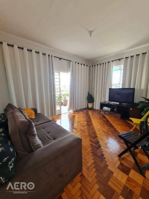 Casa à venda com 3 quartos, 145m² - Foto 5