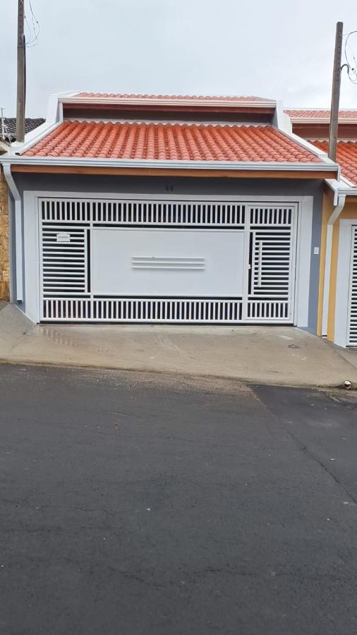 Casa à venda com 3 quartos, 138m² - Foto 2