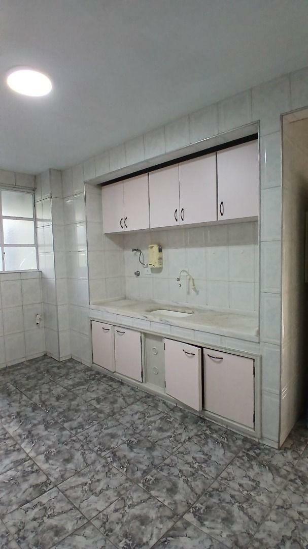 Apartamento para alugar com 2 quartos, 75m² - Foto 15