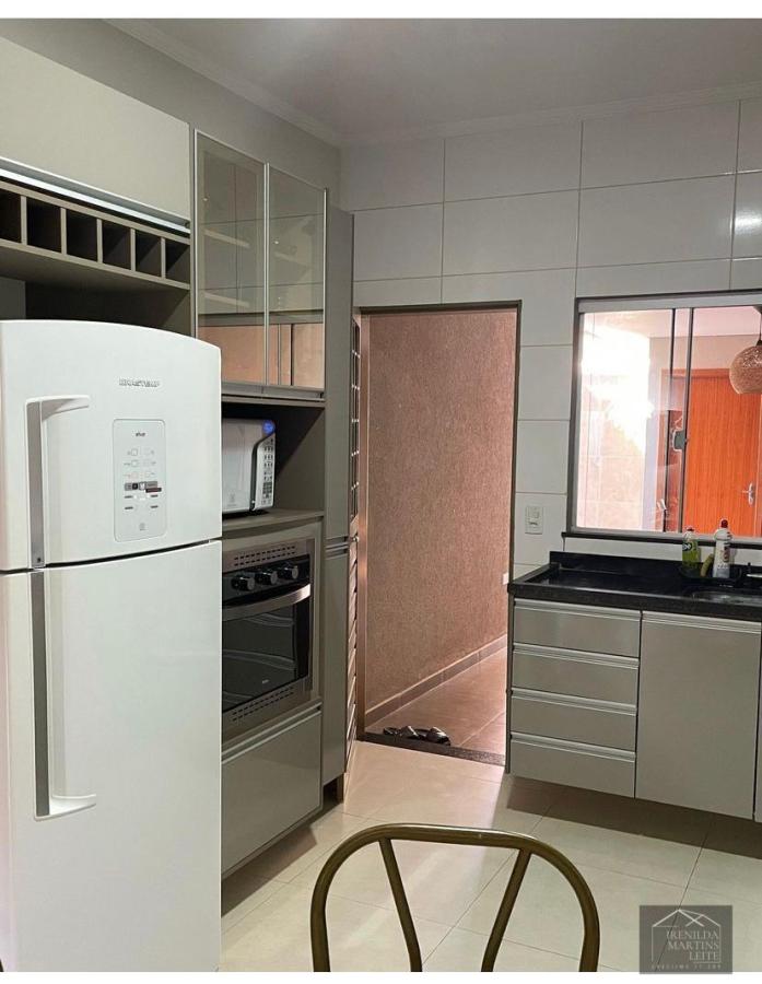 Casa à venda com 3 quartos, 225m² - Foto 5