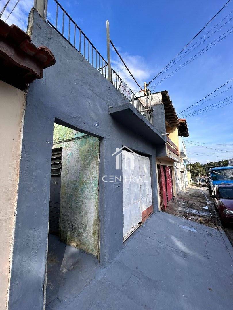 Casa à venda com 2 quartos, 125m² - Foto 1